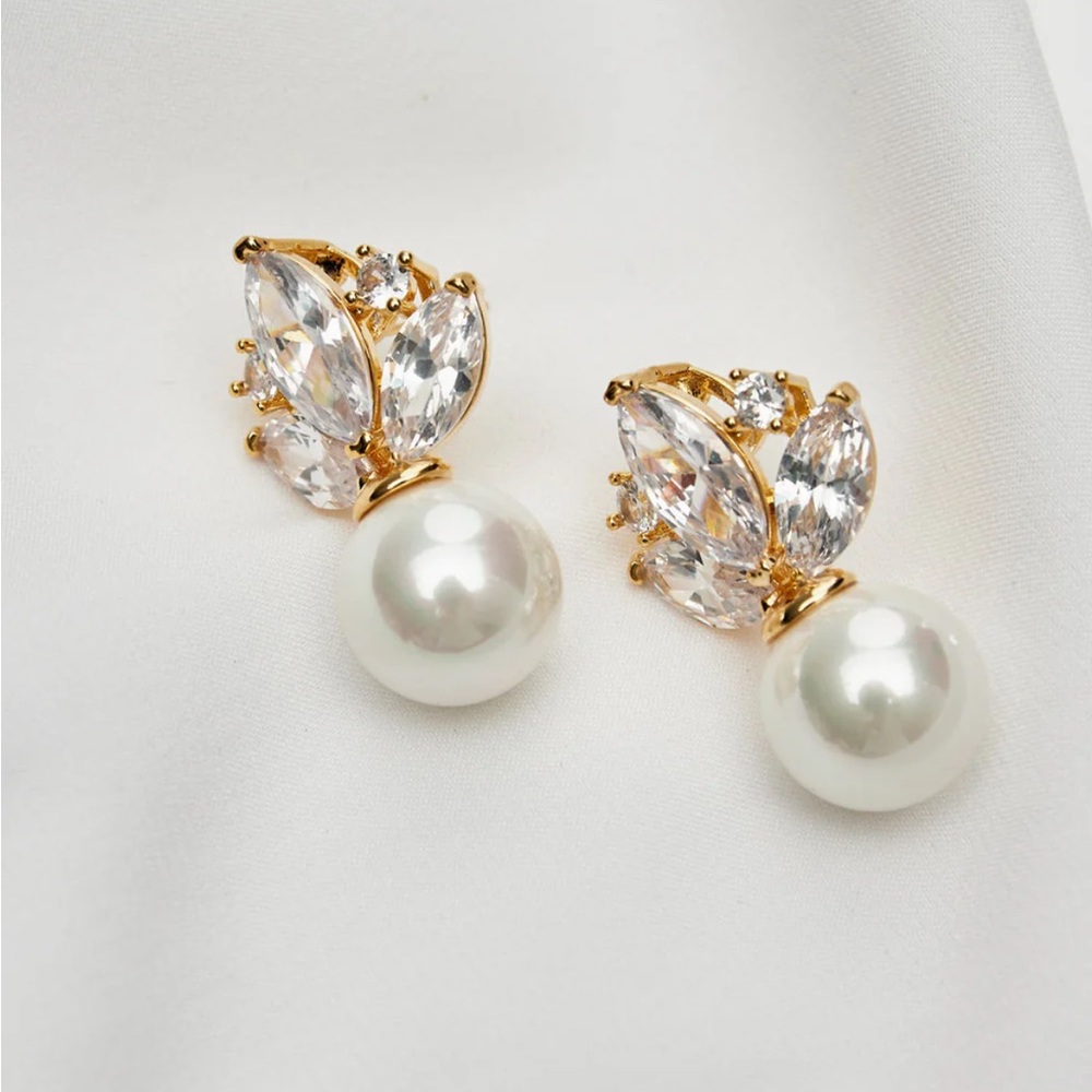 Amelie George HARPER - CONTEMPORARY BRIDAL EARRINGS WITH FLOATING PEARLS - GOLD